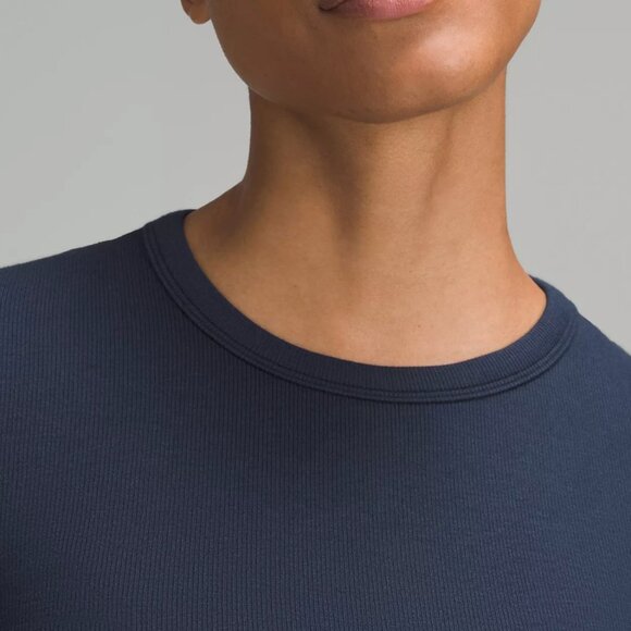 NWT! Lululemon 'Hold Tight' Short-Sleeve Shirt True Navy Size 6 - Picture 4 of 5